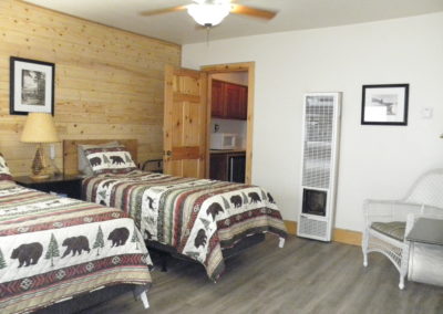 Creekside Lodge Suite - Room 8 - 2nd Bedroom